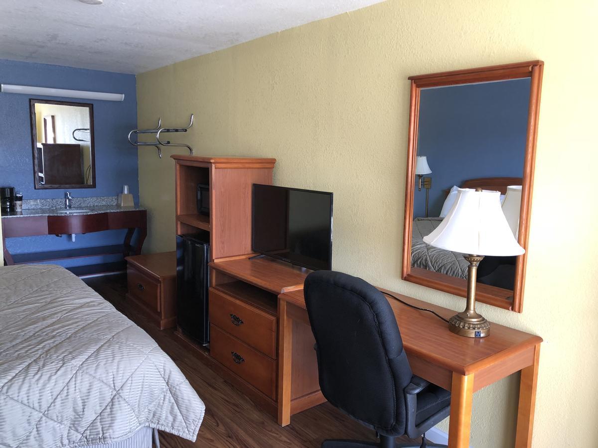 Gold Key Inn Brady ภายนอก รูปภาพ