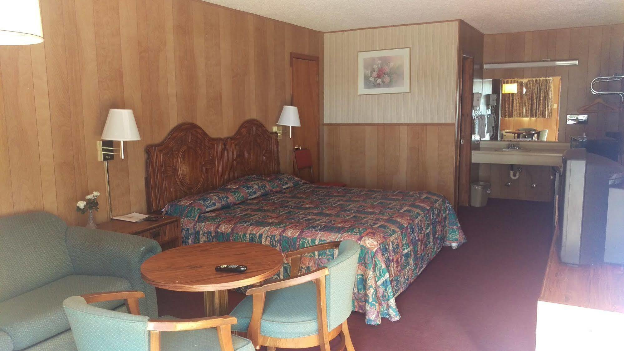 Gold Key Inn Brady ภายนอก รูปภาพ