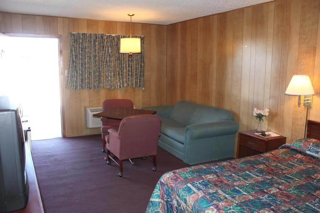 Gold Key Inn Brady ภายนอก รูปภาพ